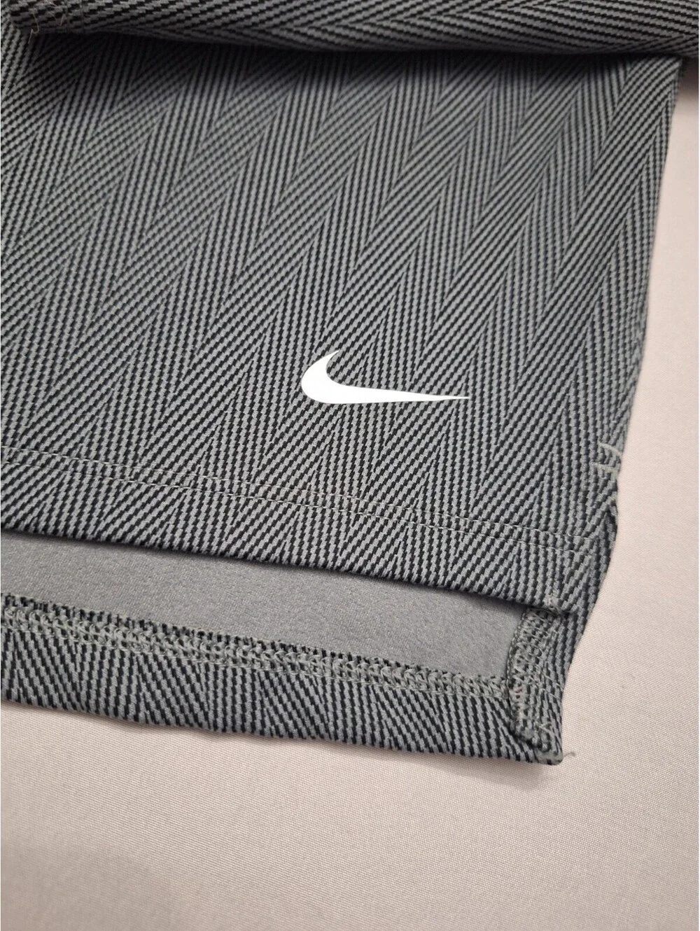 Nike Quarter Zip Therma-Fit Womens XS Grey Quarter Zip Pullover Mock Neck Swoosh